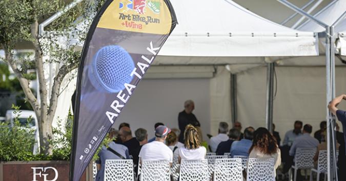 Segui gli speech in Area Talk Racconto del territorio, incontri, confronti e progetti. Per scoprire nuove cose.